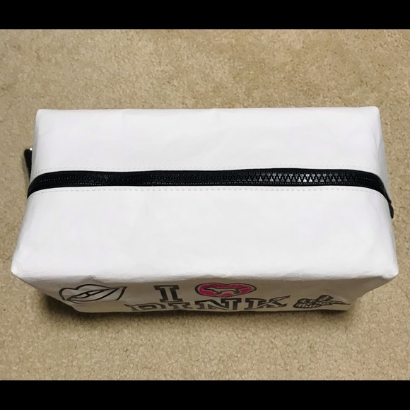 🆕🔥🦋2/30$PINK BY VS SUPER CUTE MAKEUP BAG/TOILETRIES/URL W/SHARPIE DETACHABLE - Picture 4 of 15
